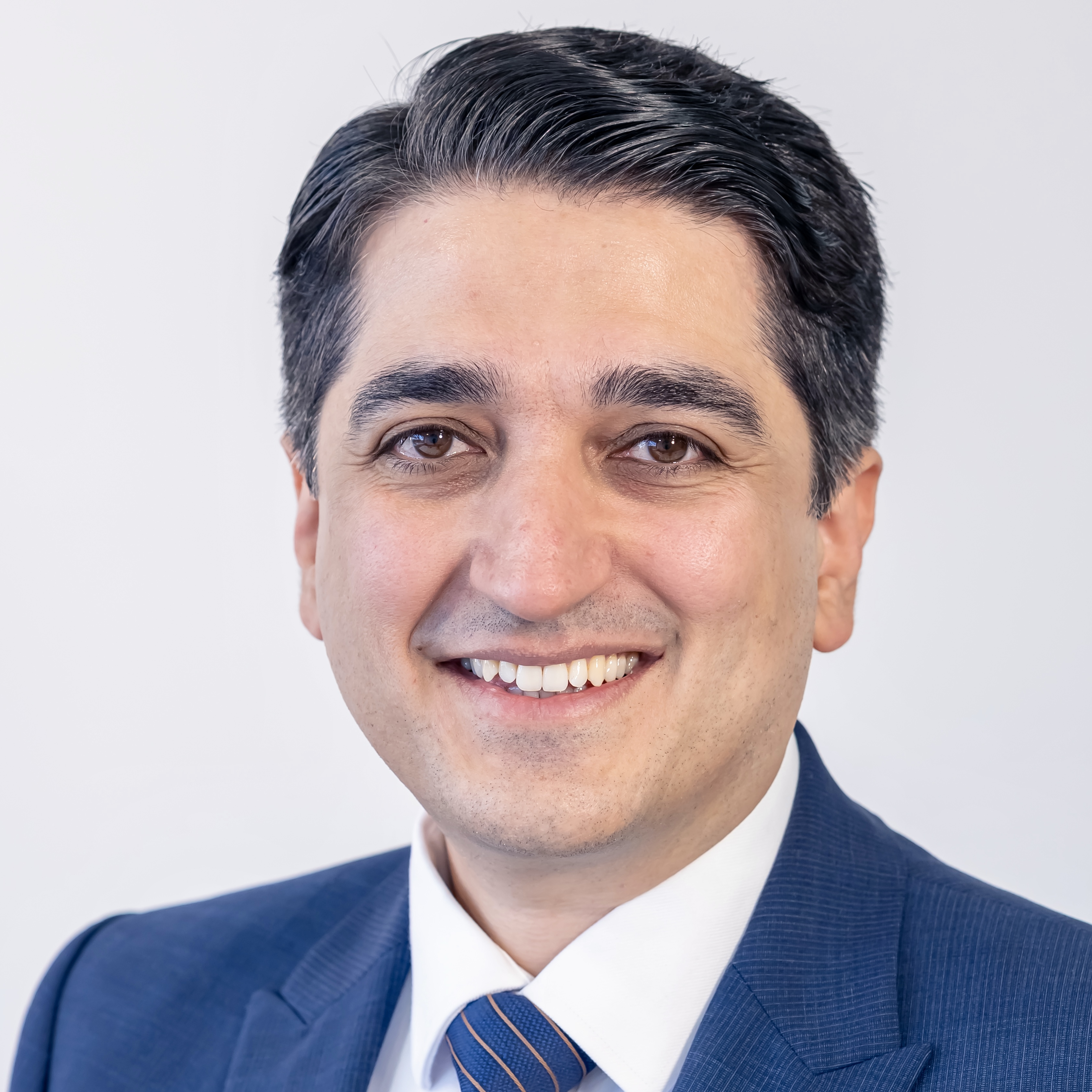 Headshot of Professor Vahid Vahidinasab